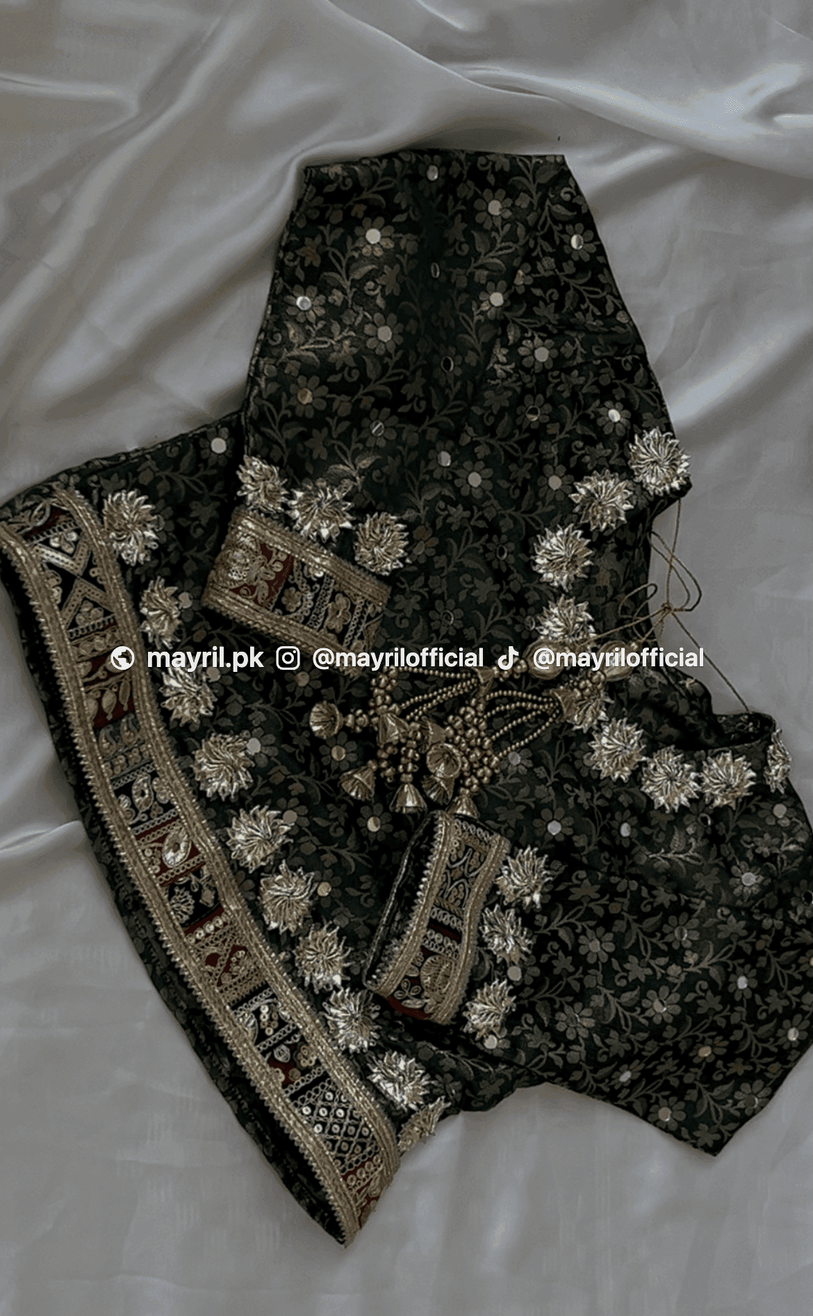 Mehndi - M011 3
